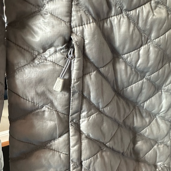 The North Face ThermoBall Womens Jacket Grey Medium Used Great Condition M - Picture 4 of 9